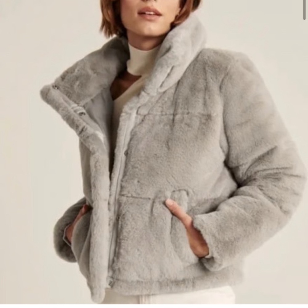 Grey fuzzy mini puffer jacket!
